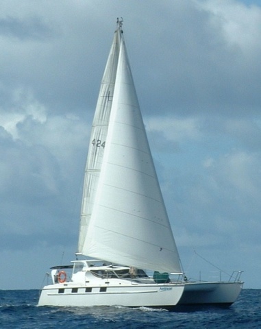 Catamaran Arctracer sailing