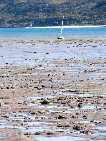 Stanley Island low tide & dinghy