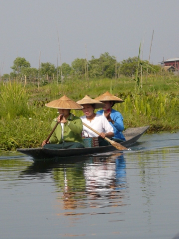 Paddling Ladies